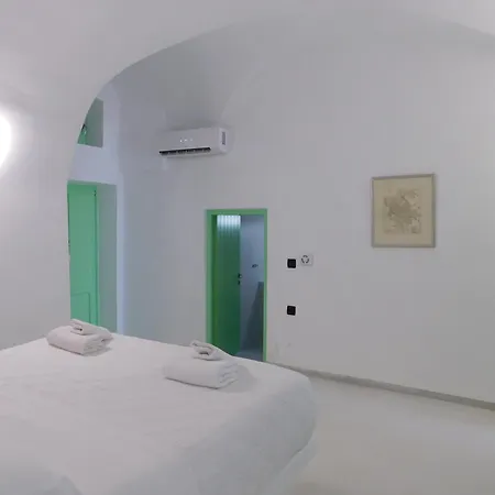 Caldera Colors Apartment Fira (Santorini)